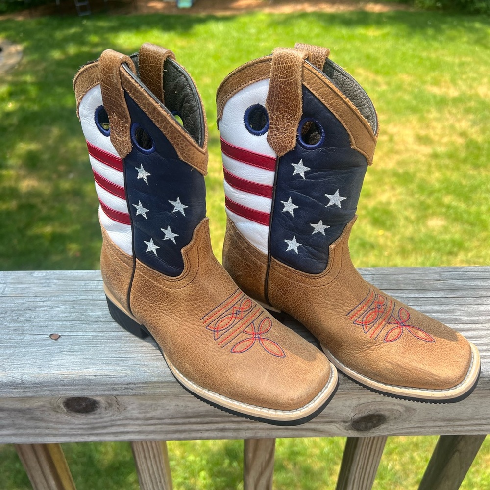Patriotic Cowboy Boots with Stars and Stripes